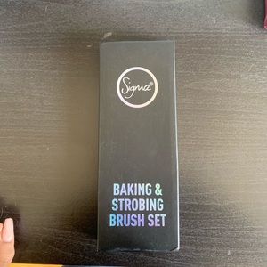 🆕 Sigma Beauty baking and strobing brush set